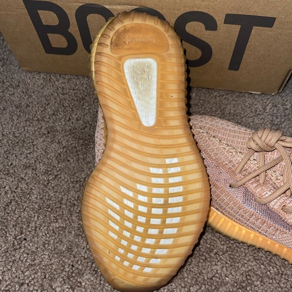 Yeezy Boost 350 V2 Clay - Picture 5 of 7